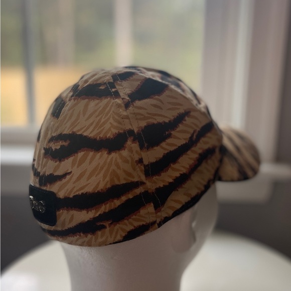 Dolce and Gabbana, AUTHENTICATED. Ball cap size Medium - Picture 4 of 11